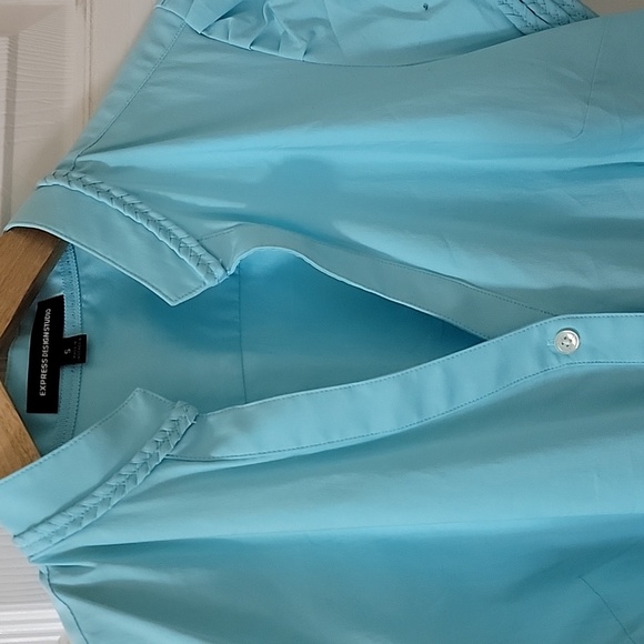 V neck button down - Picture 2 of 4